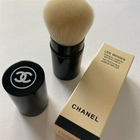 chanel les beiges retractable kabuki brush